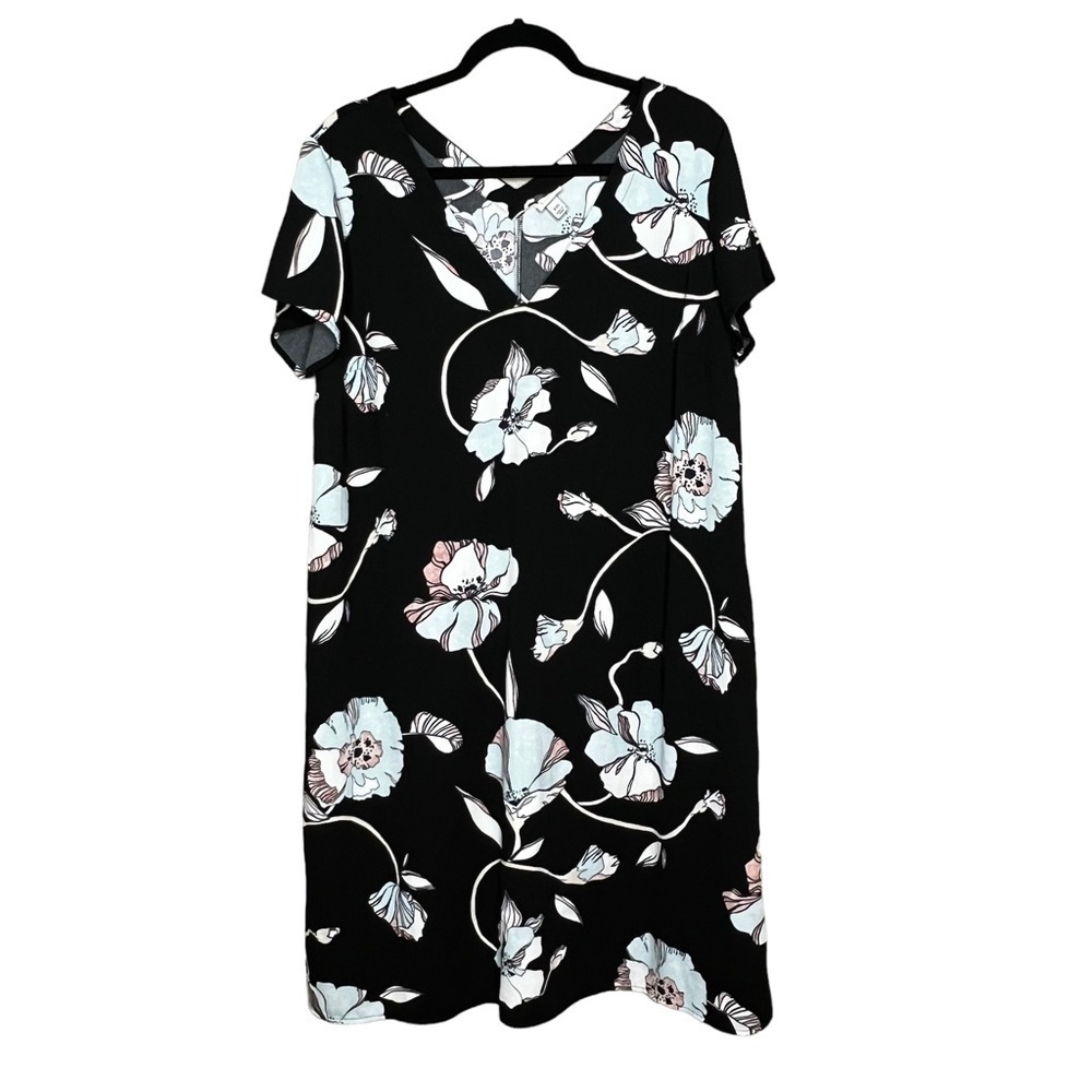 A New Day Womens XXL Short Sleeve V Neck Shift Dress Black Floral with Pockets